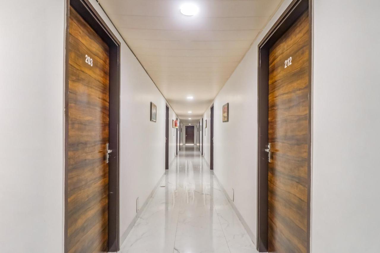 Townhouse Hotel Лудяна Екстериор снимка