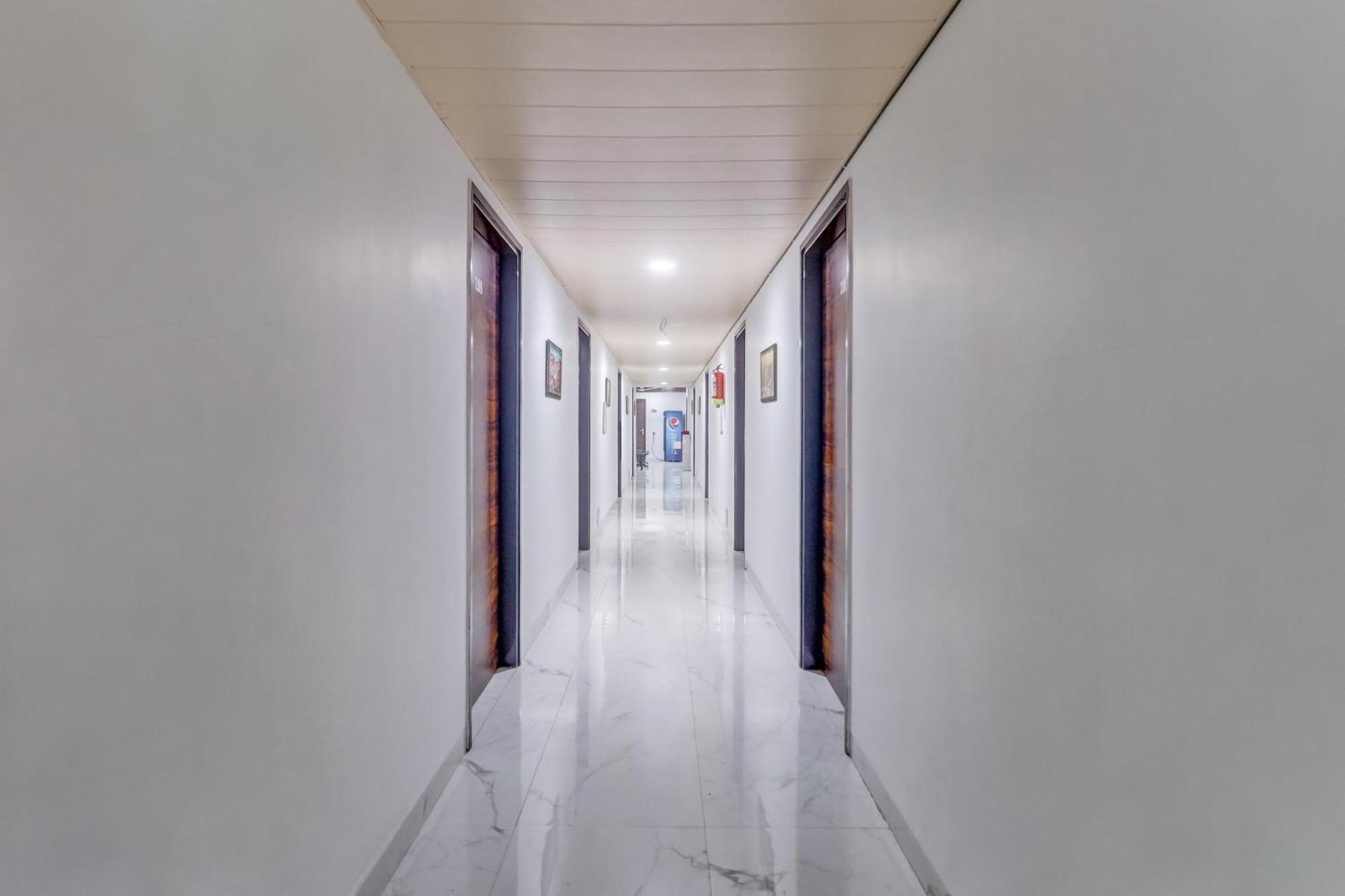 Townhouse Hotel Лудяна Екстериор снимка