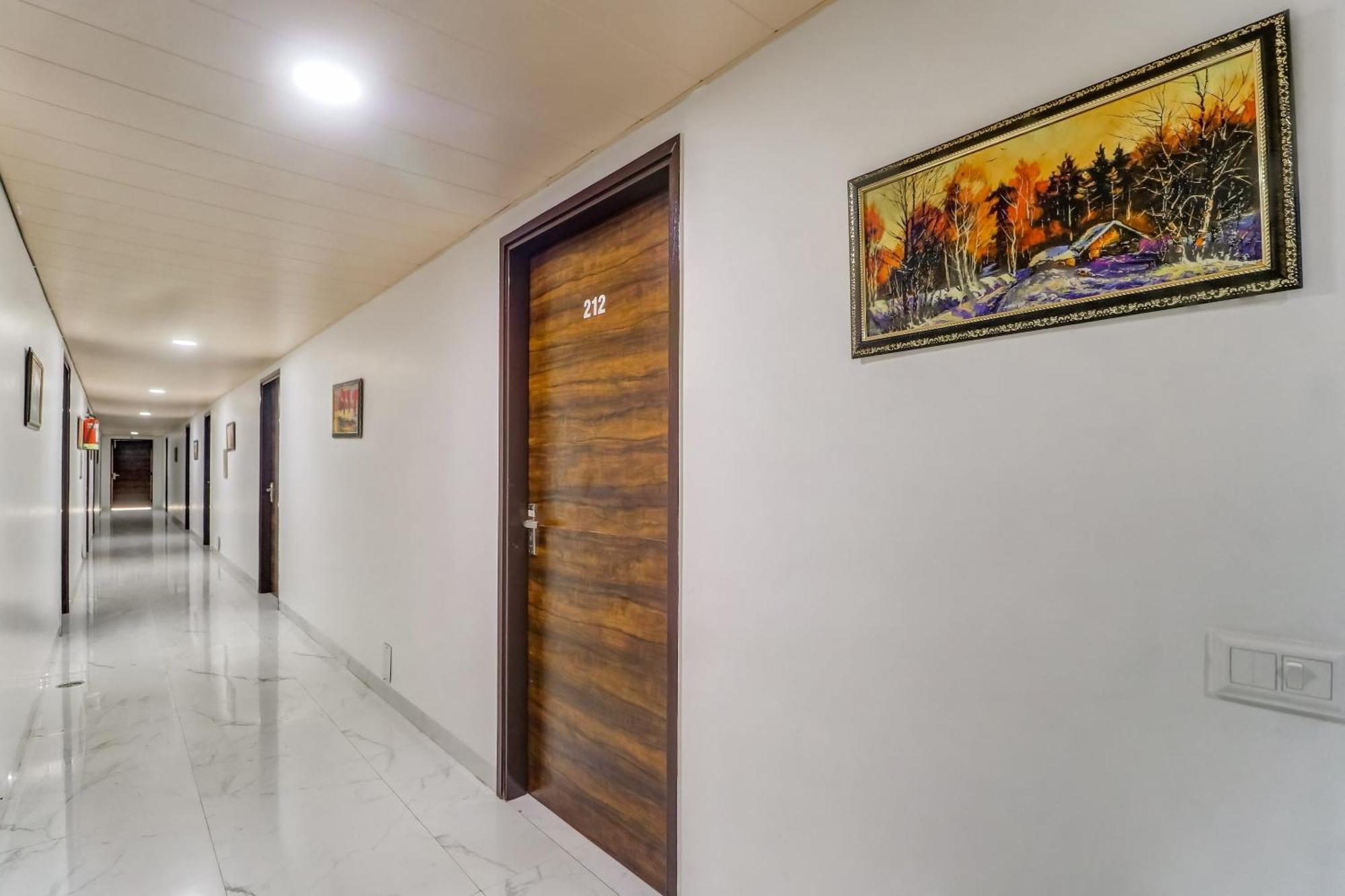 Townhouse Hotel Лудяна Екстериор снимка