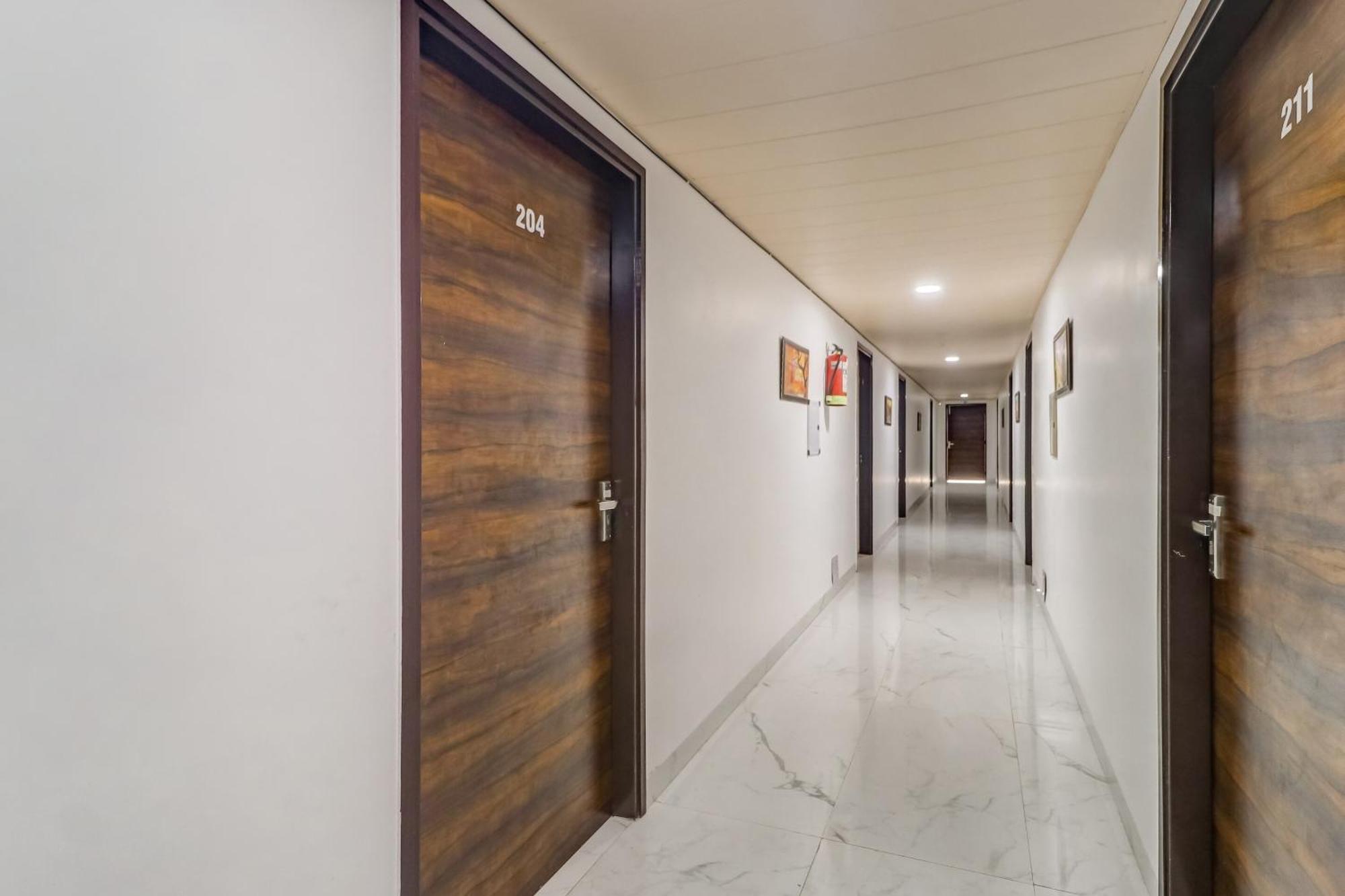 Townhouse Hotel Лудяна Екстериор снимка